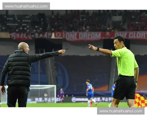 围绕裁判助理职责与技术革新推动现代体育公平竞赛发展的全景探讨 围绕裁判助理职责与技术革新推动现代体育公平竞赛发展的全景探讨